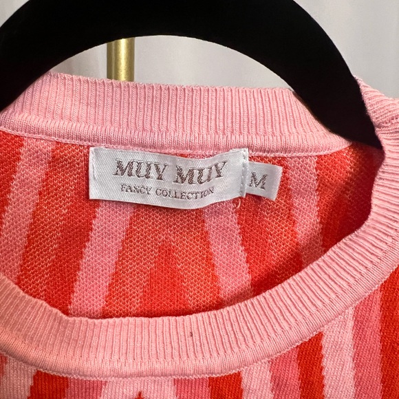 Muy Muy star sweater, size medium, pit to pit 17” - Picture 2 of 5